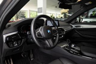 BMW Řada 5 M550d xDrive/HarmanKardon/Ventilovaná sedadla sedan - Foto 4