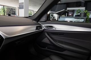 BMW Řada 5 M550d xDrive/HarmanKardon/Ventilovaná sedadla sedan - Foto 14