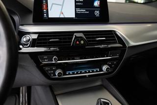 BMW Řada 5 M550d xDrive/HarmanKardon/Ventilovaná sedadla sedan - Foto 11