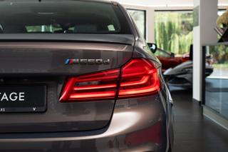 BMW Řada 5 M550d xDrive/HarmanKardon/Ventilovaná sedadla sedan - Foto 24