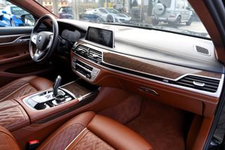BMW Řada 7 M760Li xDrive/6.6i/V12/590PS sedan - Foto 25