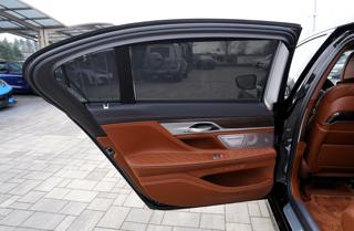 BMW Řada 7 M760Li xDrive/6.6i/V12/590PS sedan - Foto 15
