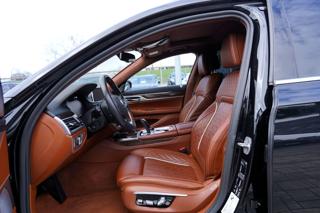 BMW Řada 7 M760Li xDrive/6.6i/V12/590PS sedan - Foto 21