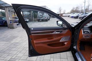 BMW Řada 7 M760Li xDrive/6.6i/V12/590PS sedan - Foto 13