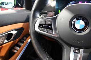 BMW Řada 3 320d xDrive M Sport DAProf / NezTop sedan - Foto 15