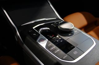 BMW Řada 3 320d xDrive M Sport DAProf / NezTop sedan - Foto 23
