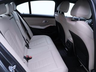 BMW Řada 3 2,0 320d 140kW XDrive Aut. DPH sedan - Foto 14