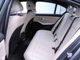 BMW Řada 3 2,0 320d 140kW XDrive Aut. DPH sedan - Foto 15