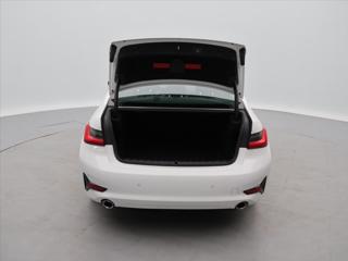 BMW Řada 3 2,0 320d 140 kW xDrive ADVANTAGE sedan - Foto 4