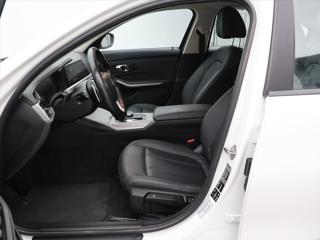 BMW Řada 3 2,0 320d 140 kW xDrive ADVANTAGE sedan - Foto 6