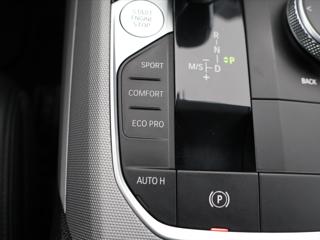 BMW Řada 3 2,0 320d 140 kW xDrive ADVANTAGE sedan - Foto 19