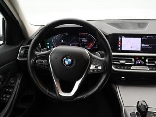 BMW Řada 3 2,0 320d 140 kW xDrive ADVANTAGE sedan - Foto 12