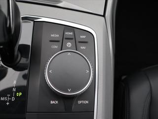 BMW Řada 3 2,0 320d 140 kW xDrive ADVANTAGE sedan - Foto 20