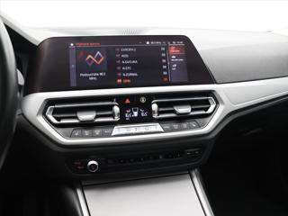 BMW Řada 3 2,0 320d 140 kW xDrive ADVANTAGE sedan - Foto 13