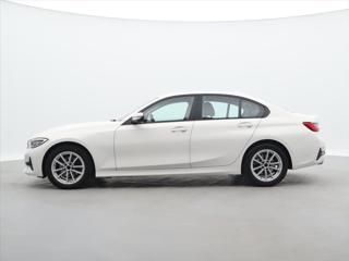 BMW Řada 3 2,0 320d 140 kW xDrive ADVANTAGE sedan - Foto 29