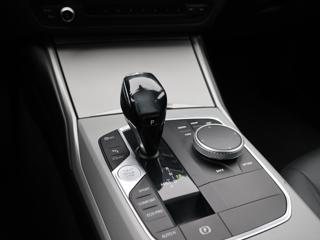 BMW Řada 3 2,0 320d 140 kW xDrive ADVANTAGE sedan - Foto 17