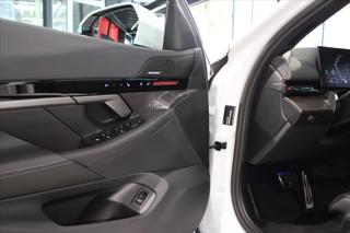 BMW Řada 5 540d xDrive M Sport DAProf / Pano / NezTop sedan - Foto 14