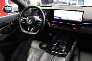 BMW Řada 5 540d xDrive M Sport DAProf / Pano / NezTop sedan - Foto 16
