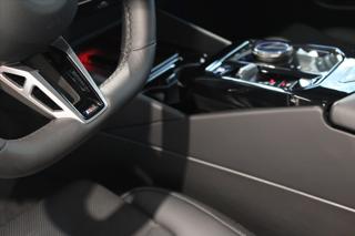 BMW Řada 5 540d xDrive M Sport DAProf / Pano / NezTop sedan - Foto 11