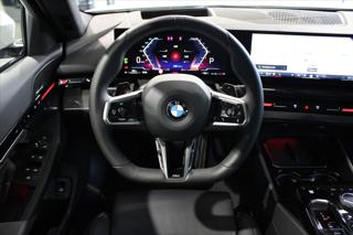 BMW Řada 5 540d xDrive M Sport DAProf / Pano / NezTop sedan - Foto 17