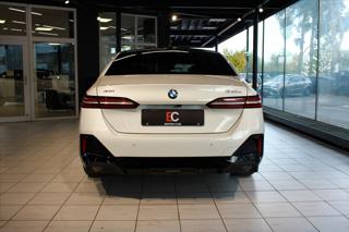 BMW Řada 5 540d xDrive M Sport DAProf / Pano / NezTop sedan - Foto 6
