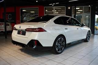 BMW Řada 5 540d xDrive M Sport DAProf / Pano / NezTop sedan - Foto 7