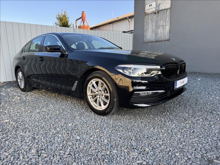 Vůz s VIN WBAJD11090B199824