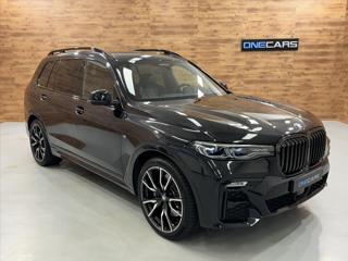 BMW X7 40i M SPORT 7 MÍST TV HUD SUV