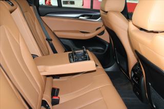 BMW X4 xDrive20d M Sport Laser/Tažné SUV - Foto 16