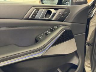 BMW X5 40d M-SPORT VZDUCH ZÁRUKA SUV - Foto 13
