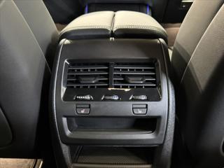 BMW X5 40d M-SPORT VZDUCH ZÁRUKA SUV - Foto 36
