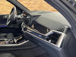 BMW X5 40d M-SPORT VZDUCH ZÁRUKA SUV - Foto 9