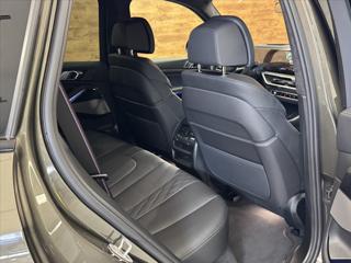 BMW X5 40d M-SPORT VZDUCH ZÁRUKA SUV - Foto 10