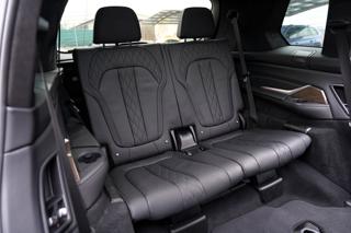 BMW X7 M50i xDrive/AT9/22"/ČR/530 PS SUV - Foto 36