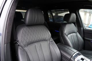 BMW X7 M50i xDrive/AT9/22"/ČR/530 PS SUV - Foto 31