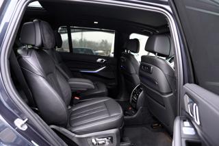 BMW X7 M50i xDrive/AT9/22"/ČR/530 PS SUV - Foto 32