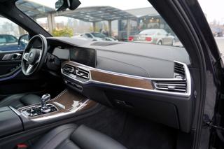 BMW X7 M50i xDrive/AT9/22"/ČR/530 PS SUV - Foto 29
