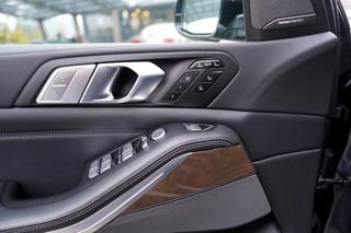 BMW X7 M50i xDrive/AT9/22"/ČR/530 PS SUV - Foto 20