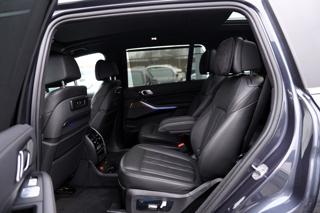 BMW X7 M50i xDrive/AT9/22"/ČR/530 PS SUV - Foto 34