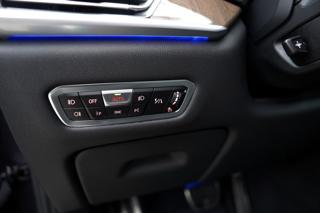 BMW X7 M50i xDrive/AT9/22"/ČR/530 PS SUV - Foto 48