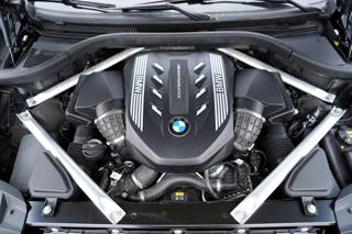 BMW X7 M50i xDrive/AT9/22"/ČR/530 PS SUV - Foto 10