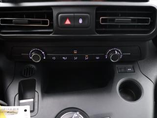 Citroën Berlingo 1,2 PT 96kW Feel XL CZ Tažné MPV - Foto 20