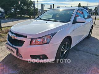 Chevrolet Cruze 1.6 16V, 1.maj, ČR sedan