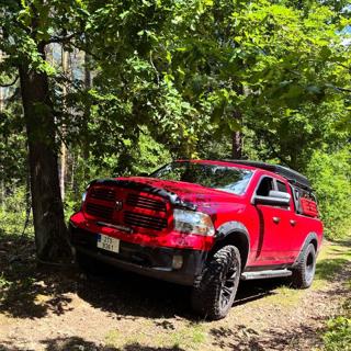Dodge RAM 5,7   HEMI V8 | 4×4 | LIFT 3” SUV