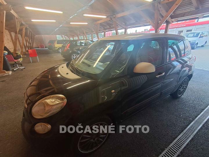 Fiat 500L - ilustrační obrázek