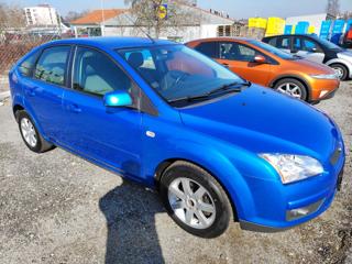 Ford Focus 1596 ccm, 74 kW, benzin hatchback