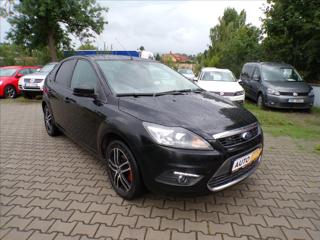 Ford Focus 1,8 16V  TITANIUM hatchback