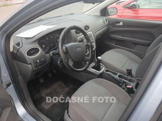 Ford Focus 1.6i hatchback