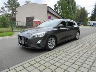 Ford Focus 1,0 i, Vyhř.sed,vol,okn, Navi, Nové v ČR hatchback
