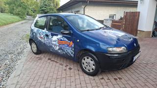 Fiat Punto Vůz určen k pracovním účelům - příprava na montáž střešního nosiče a tažného zařízení hatchback